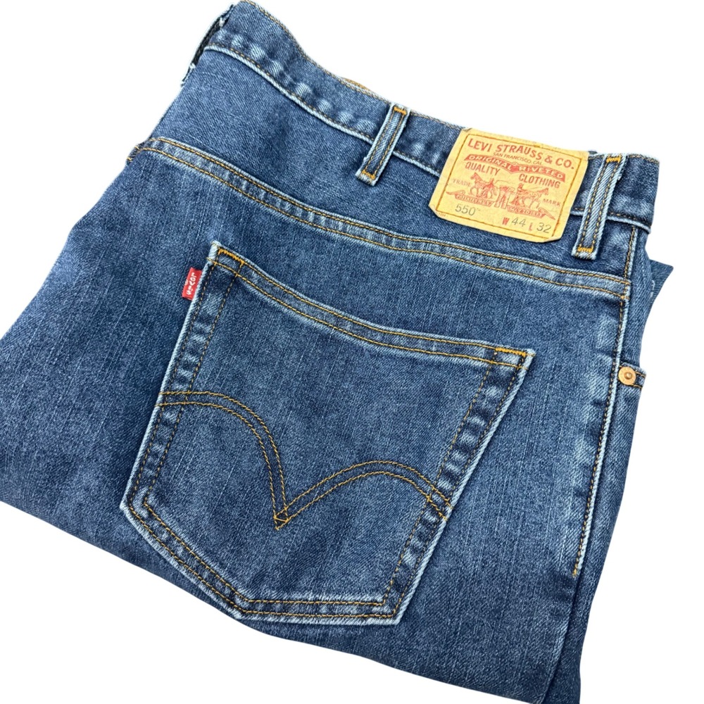 Levi's 550 Relaxed Fit Mens 44x32 Blue Medium Wash Tapered Leg Denim Jeans Y2K